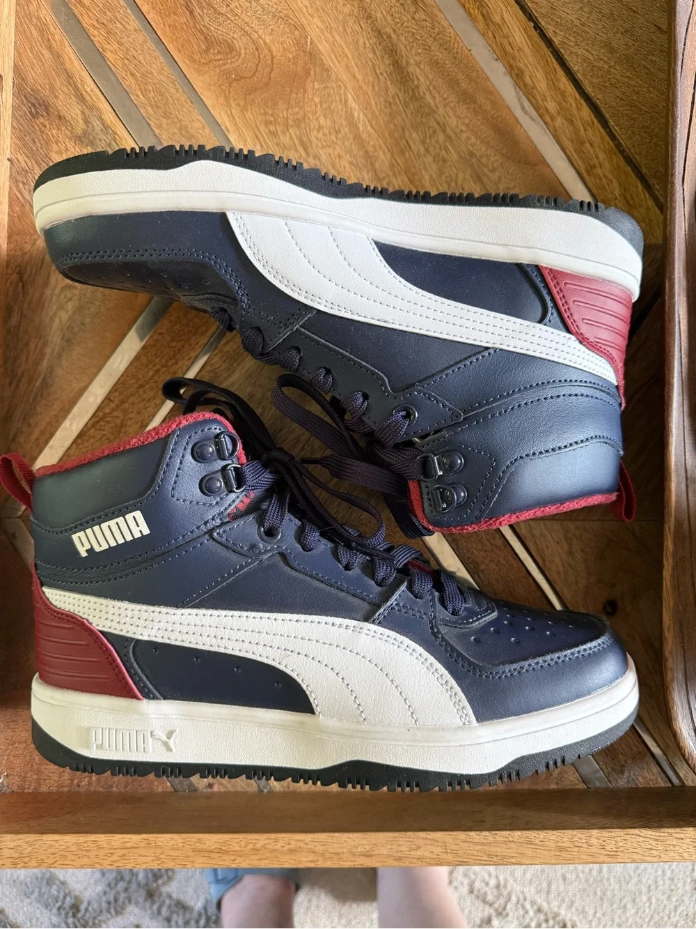 Puma boys High-Top Athletic Sneakers in Navy/White with Red Accents size 7